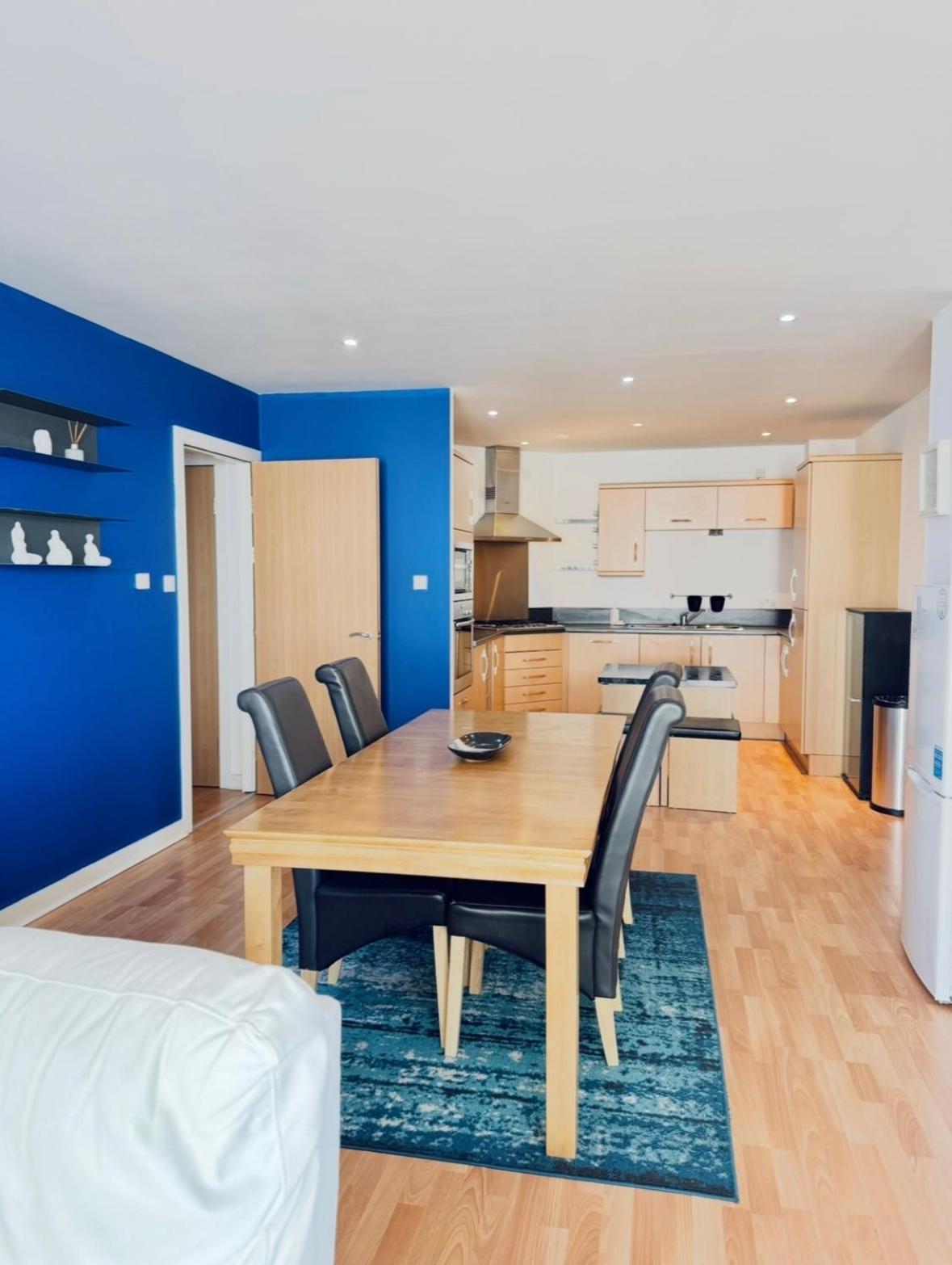 Modern Two Bedroom Apartments Edinburgh Exterior photo